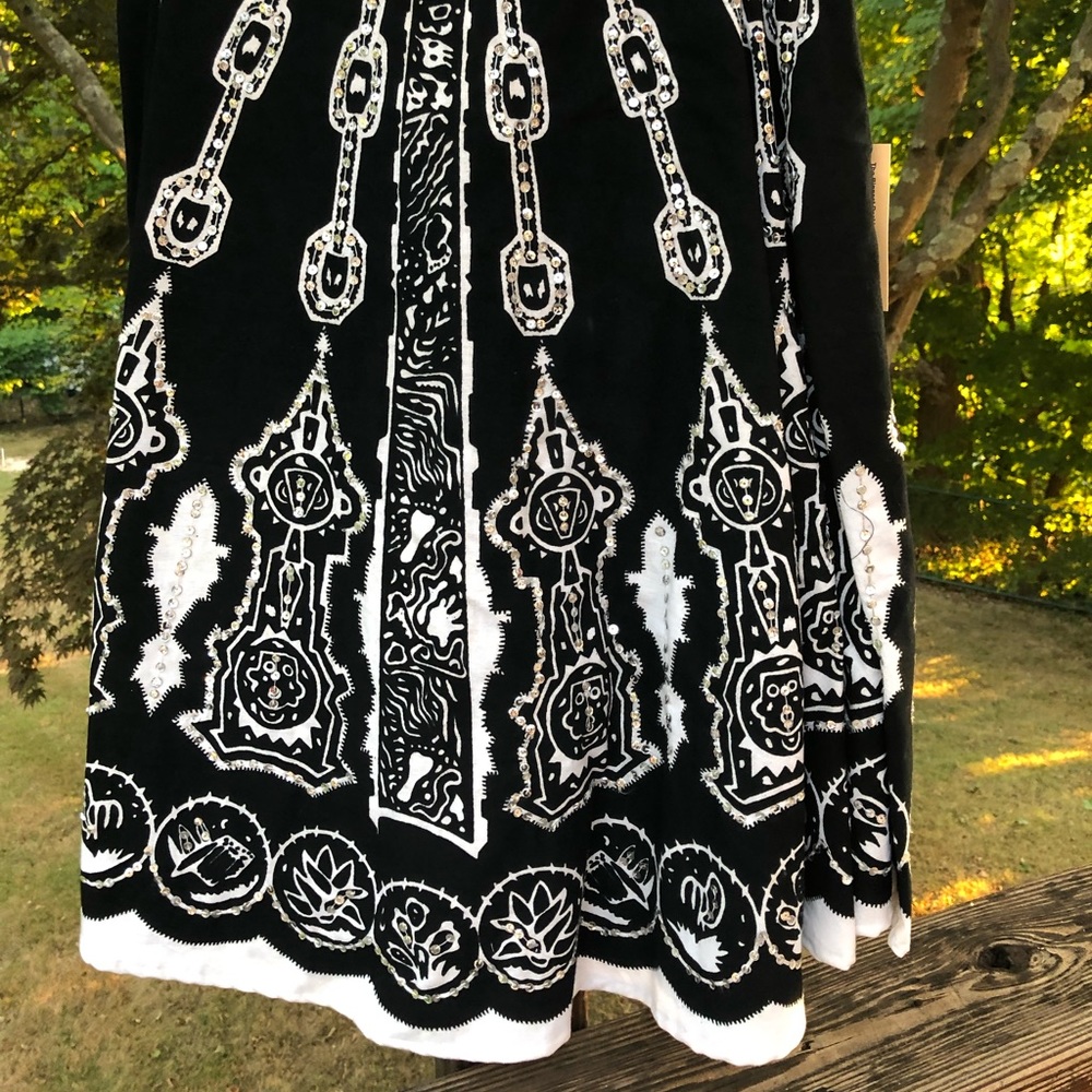Elegant Black and White Patterned Skirt